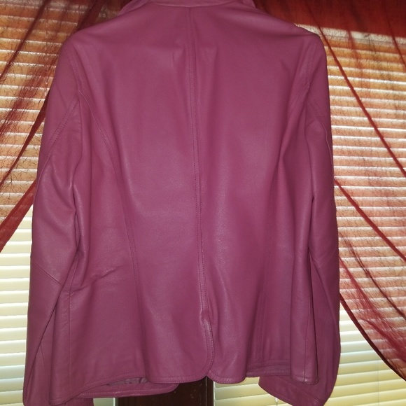 Leather jacket - Picture 2 of 3